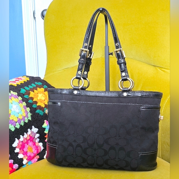 Coach Black Jacquard Gallery Tote Gold Hardware (11658) - Picture 2 of 6